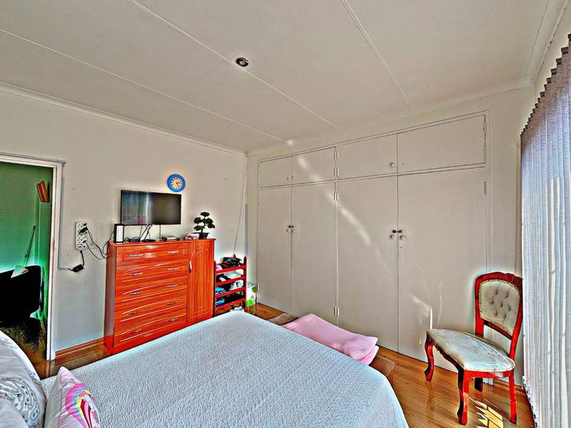 Marvelous 2 Bedroom unit - Photo 10