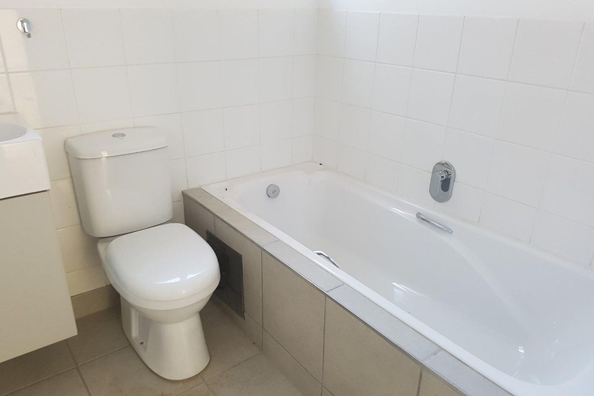 Modern Upstairs Unit - Photo 4