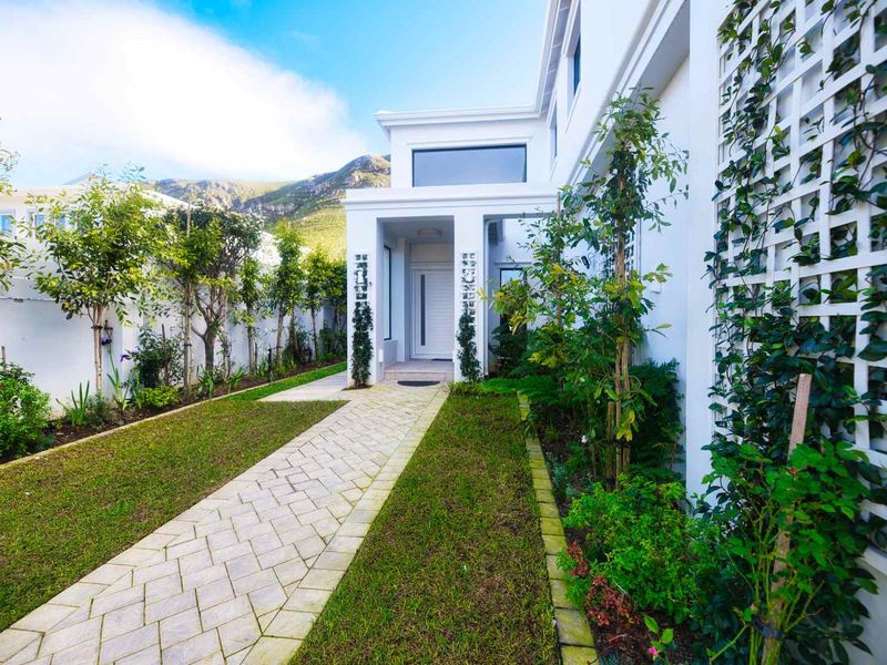 MAGNIFICENT PROPERTY IN HERMANUS HEIGHTS - Photo 7