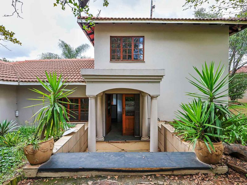 Elegant Country Living on Expansive Zwavelpoort AH Grounds - Photo 10