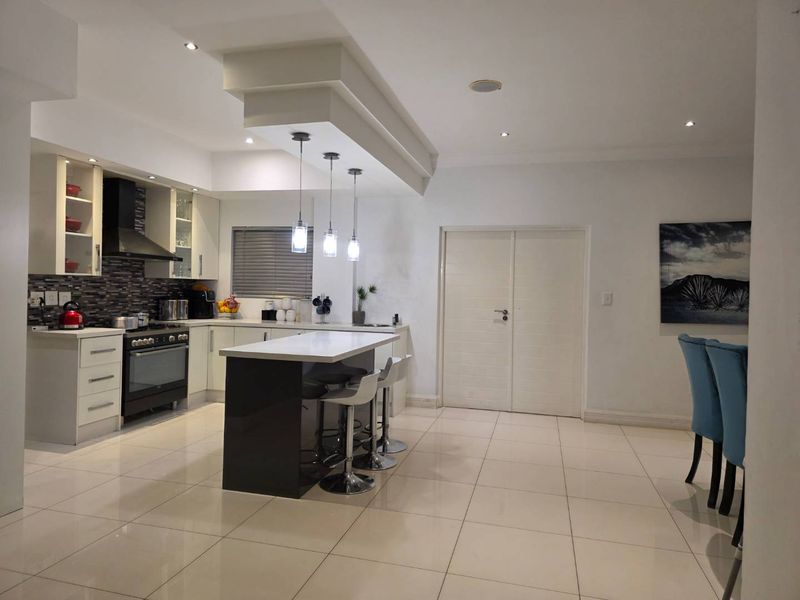 This might be too much space for a family that never hosts. - Photo 2