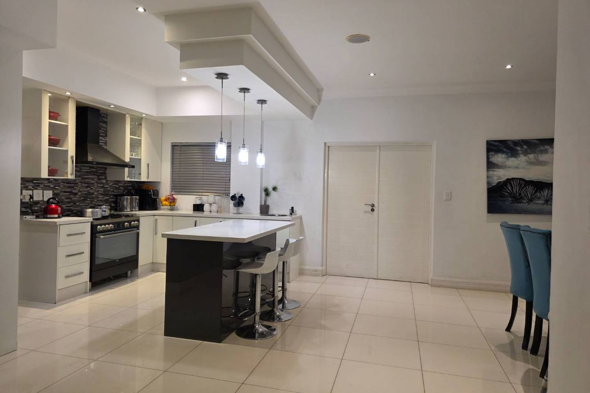 This might be too much space for a family that never hosts. - Photo 2