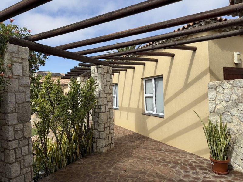 COZY 3 BEDROOM HOME FOR RENT, ROSSMUND,SWAKOPMUND - Photo 2