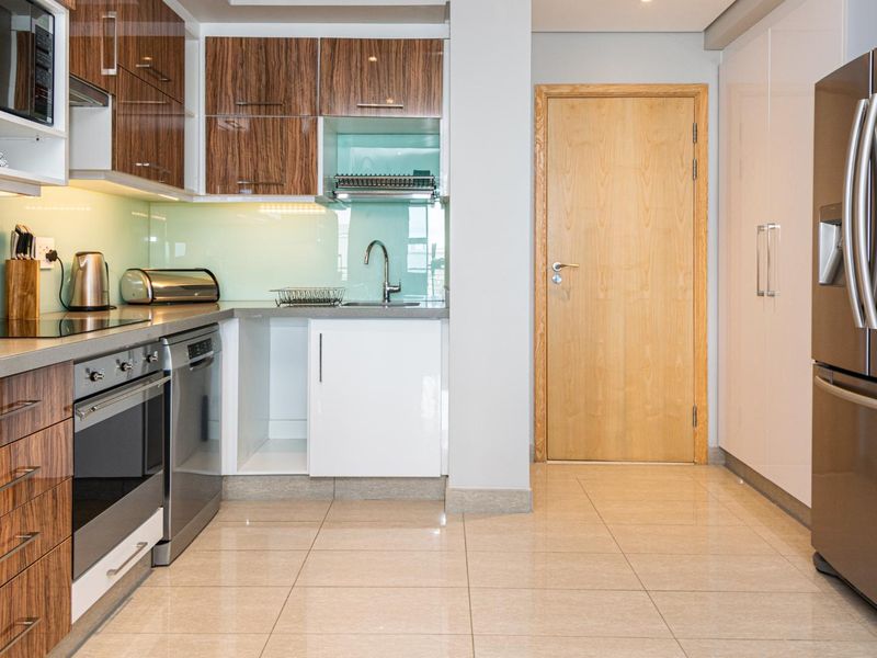 Where Excellence and Convenience Meet - Photo 4