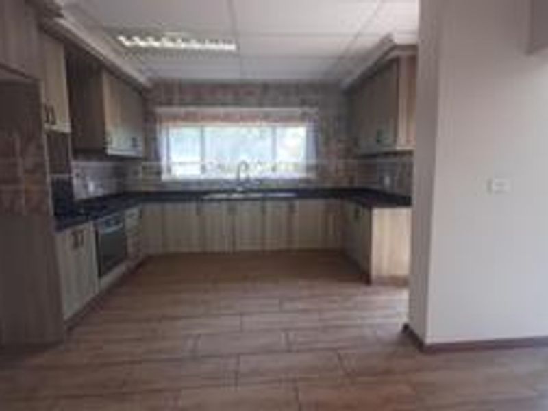 Modern Home with a Flatlet For Sale in Palm Lakes Estate - Photo 2