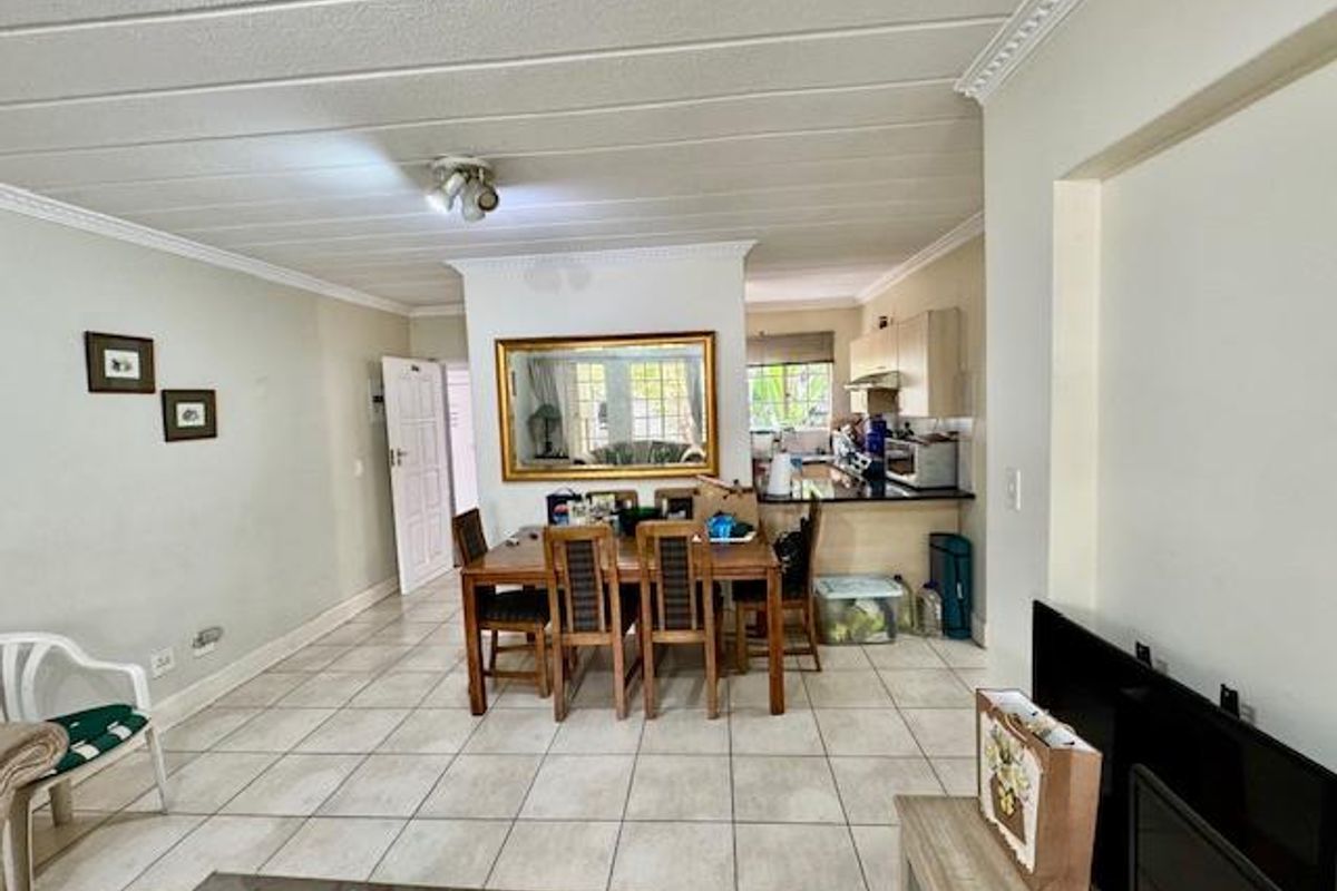 2 BED 2 BATH FULLY FURNISHED GARDEN TOWNHOUSE MORNINGSIDE - Photo 2