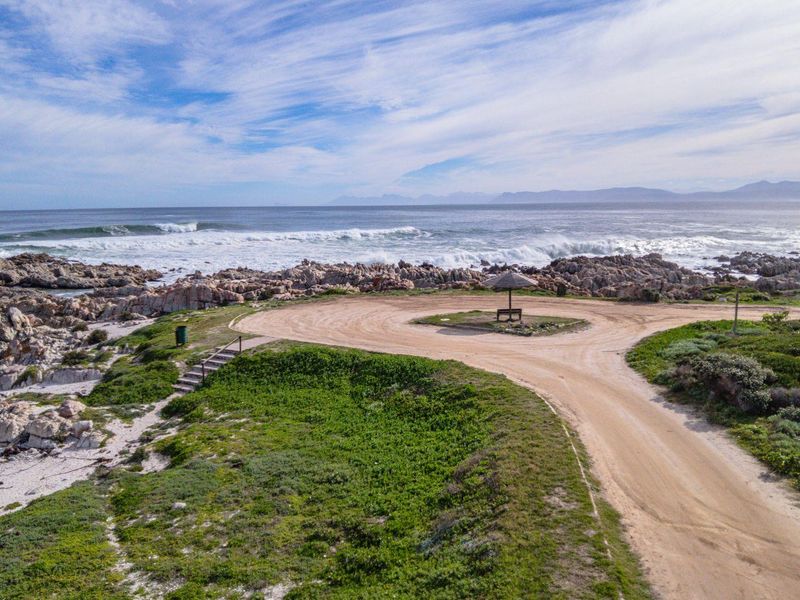 Shore-line Show-stopper - Photo 10
