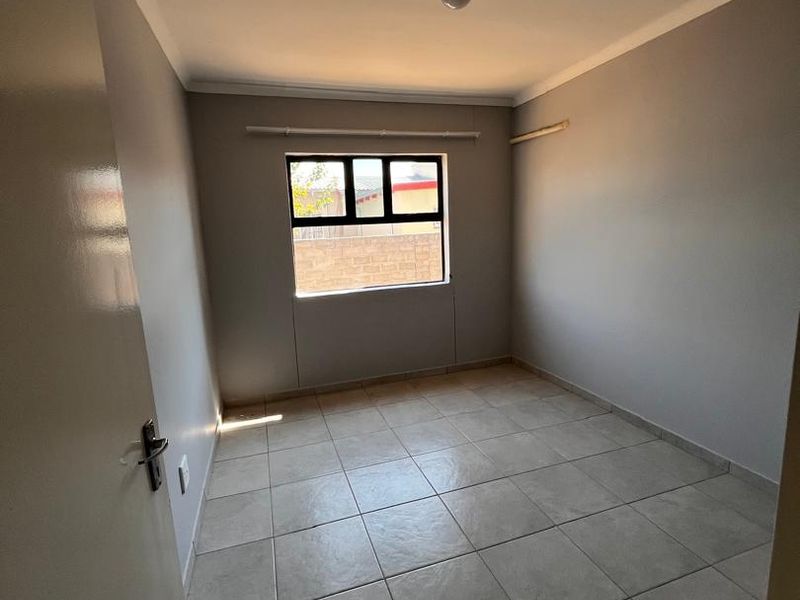 For Sale: 3 -Bedroom House In Outapi - Photo 10