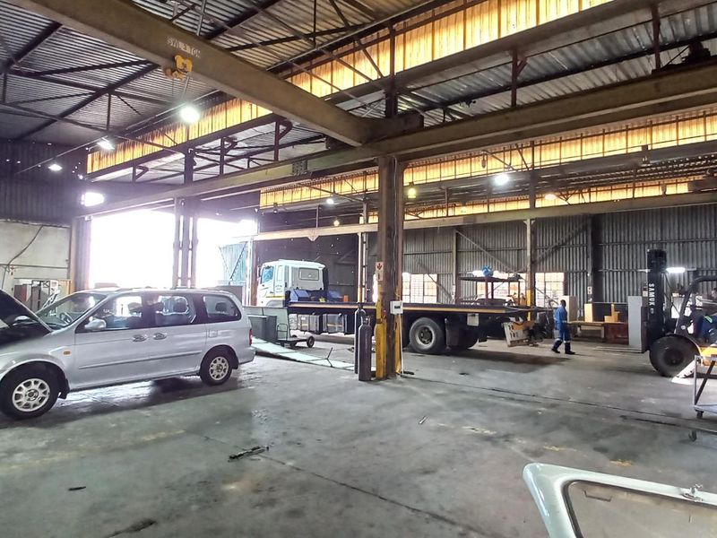 600m2 Jet Park Warehouse To Let - Photo 5