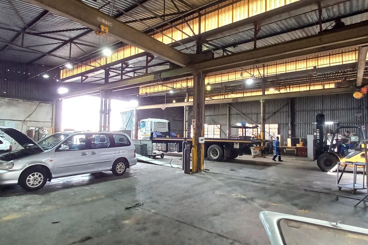 600m2 Jet Park Warehouse To Let - Photo 5