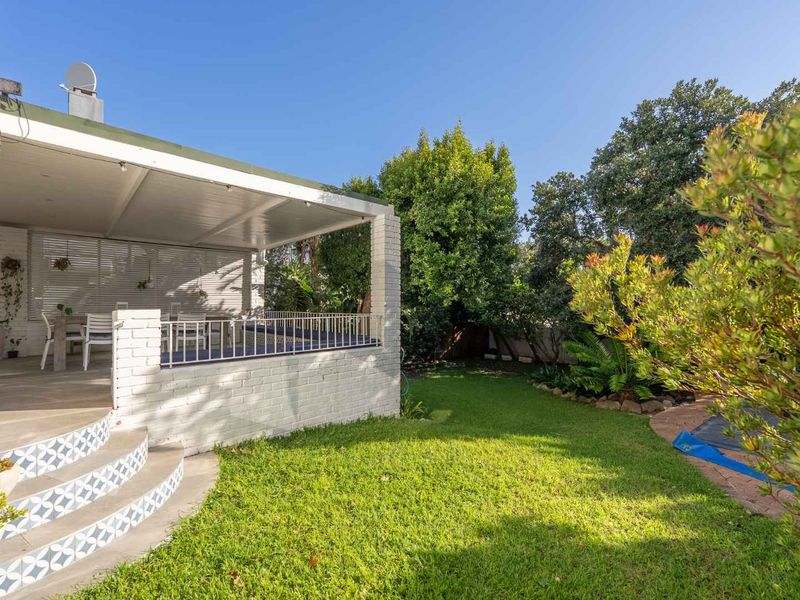 Charming Family Home in Camps Bay - Photo 7
