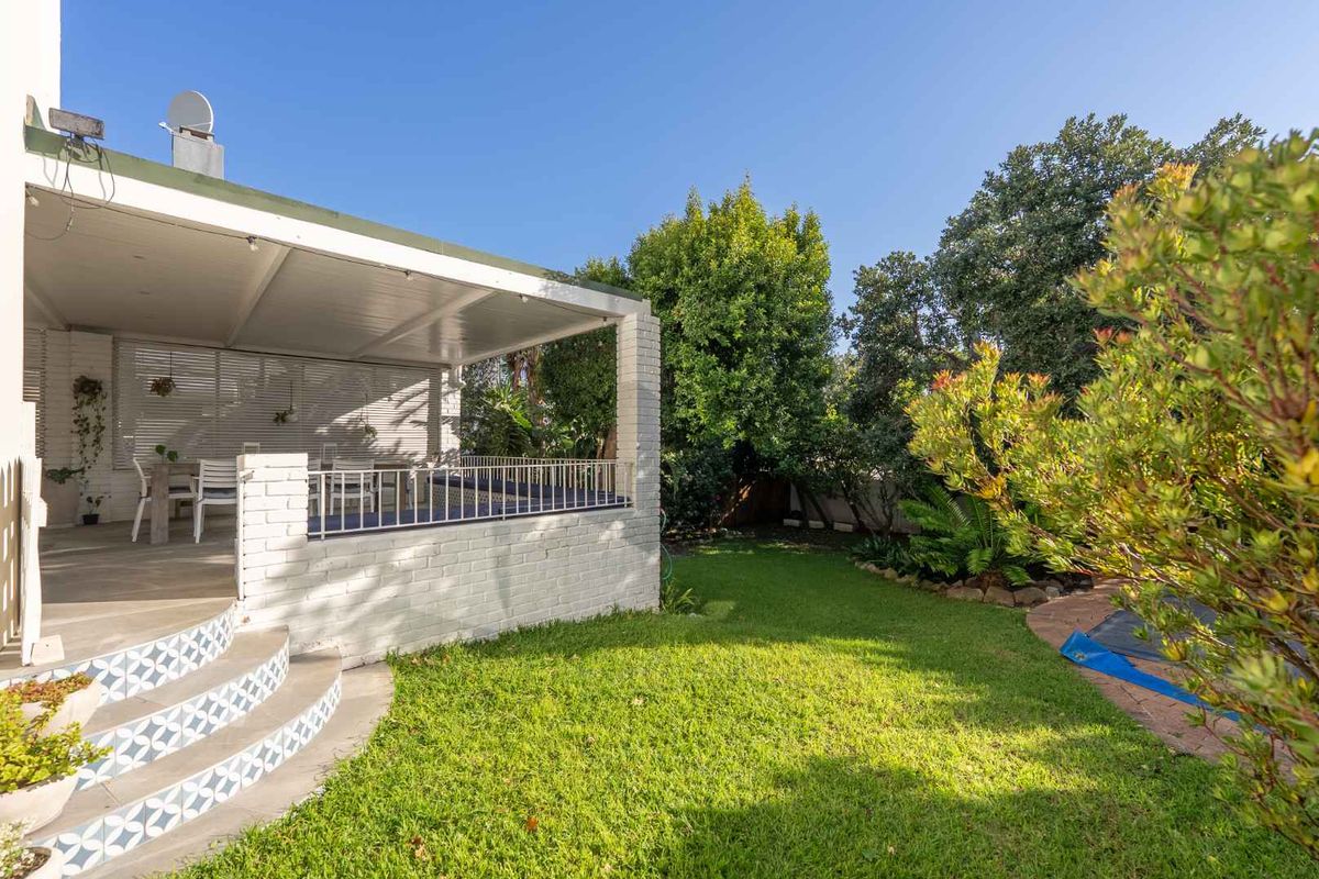 Charming Family Home in Camps Bay - Photo 5