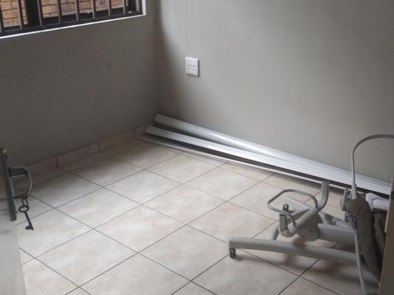 Lovely ground floor unit up for grabs. - Photo 10