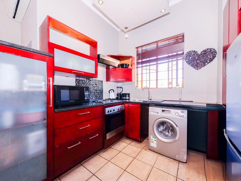 New Release! Kingsley Place in Saxonwold. - Photo 7