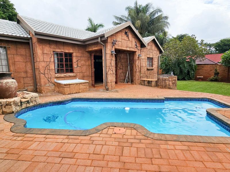 Immaculate Family Home with Entertainment Paradise in Annlin – Move-In Ready! - Photo 2