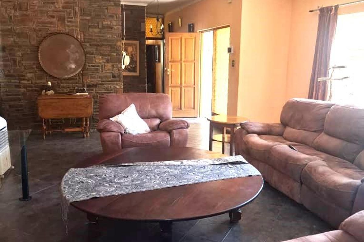 Property Perfect for an Extended Family or to be used as a Guesthouse or Air B&B - Photo 2