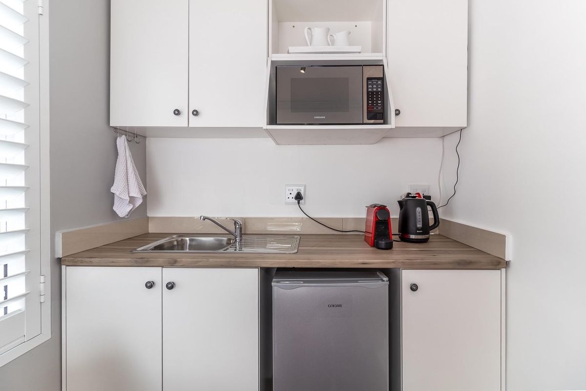 Bachelor's flat in Eden - Photo 3