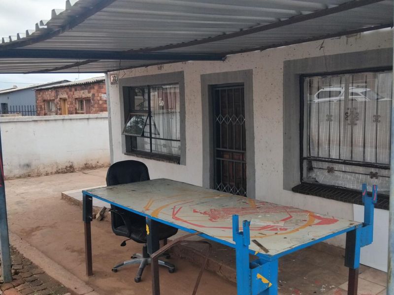 2 Bedroom House For Sale in Saulsville - Photo 2