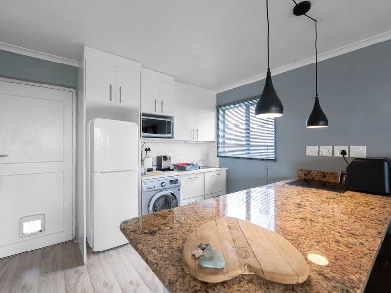 Lovely studio apartment in Vredehoek. - Photo 6