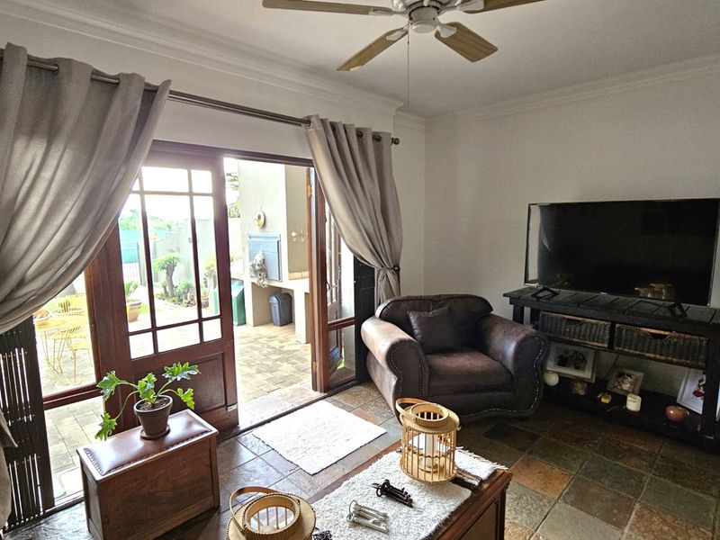 NEAT 2 BEDROOM TOWNHOUSE IN MELODIE - Photo 7