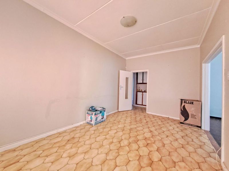 Central, Walvis Bay.  3 Bedroom on LARGE PLOT for sale - Photo 5