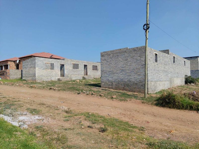 AN INVESTMENT PROPERTY FOR SALE IN BOTLENG EXT 5 - Photo 4