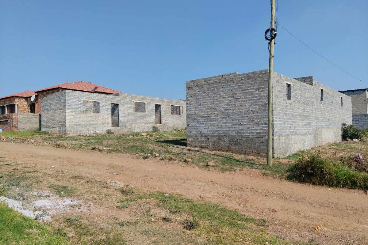 AN INVESTMENT PROPERTY FOR SALE IN BOTLENG EXT 5 - Photo 4