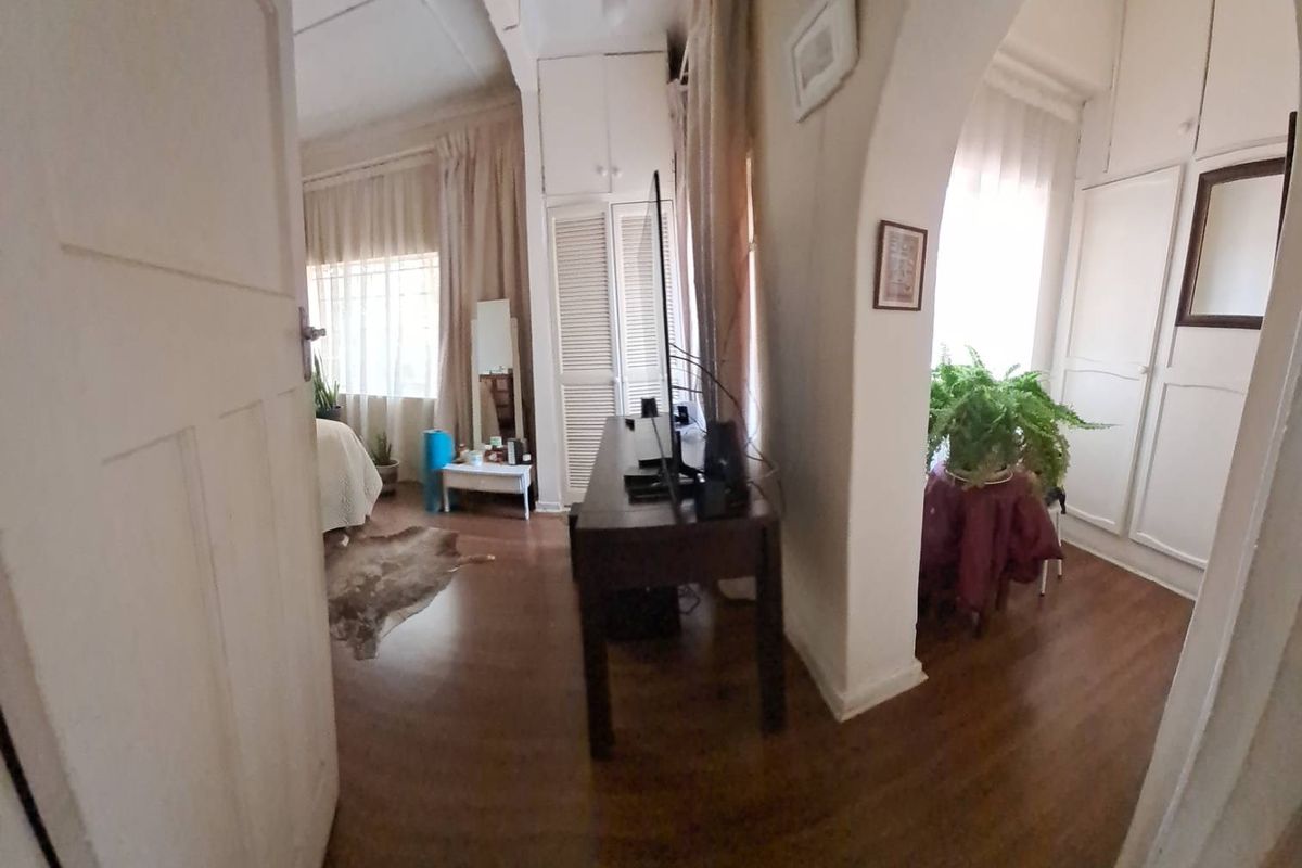 4 Bedroom home with cottage to generate extra income - Photo 3