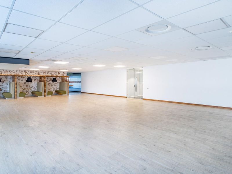 AAA-Grade 4-Star Green Star Office Space To Let - Photo 8