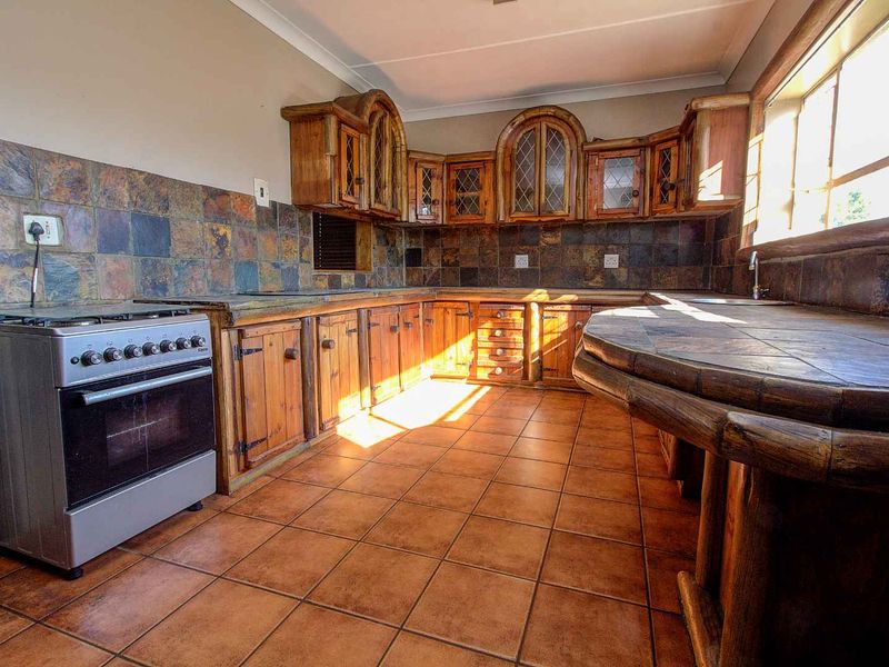 Space, Style, & Solar Savings: Your Dream Home Awaits! - Photo 3