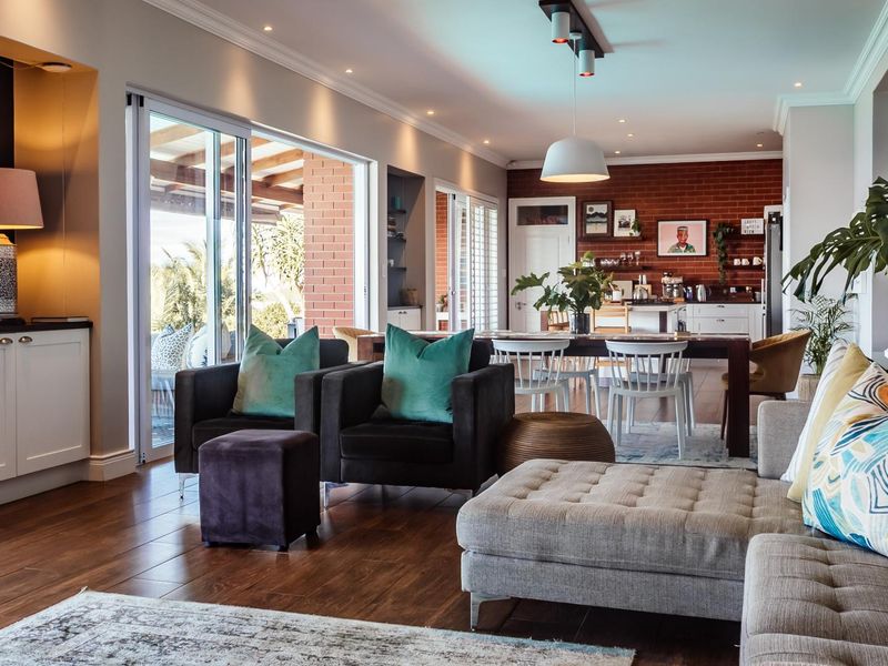 Coastal Architectural Elegance With Endless Ocean Views. - Photo 5