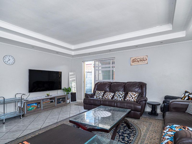 Location Is Everything: Find Your Dream Home Today! - Photo 2