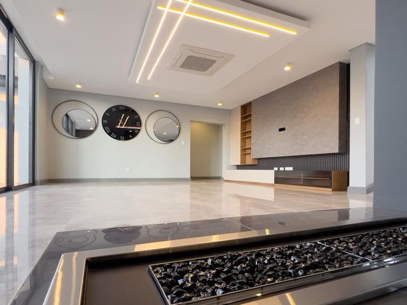 Modern Automated Mansion in Midstream Heights – Where Cutting-Edge Technology Meets Timeless Luxury - Photo 10