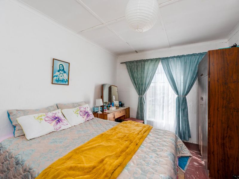 PERFECT STARTER HOME IN BEACON VALLEY. - Photo 8