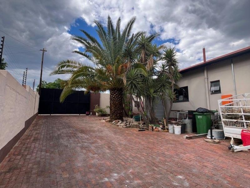 A perfectly well located property for sale. - Photo 2