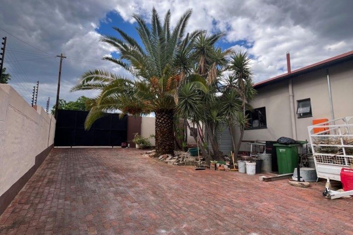 A perfectly well located property for sale. - Photo 2