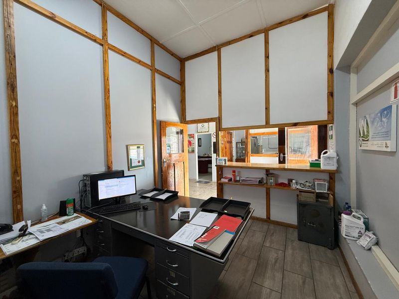 Immaculate Commercial Property with Endless Potential – Keimoes - Photo 8