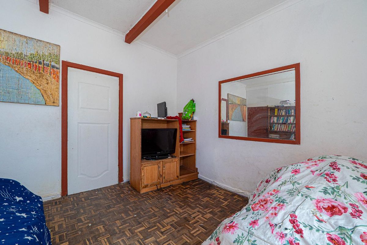 Small Semi for Sale in Mowbray - R1,35m - Photo 5