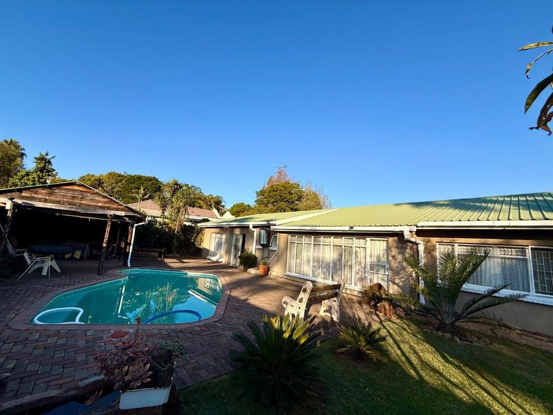 4 Bedroom house for sale in Vryheid - Photo 2