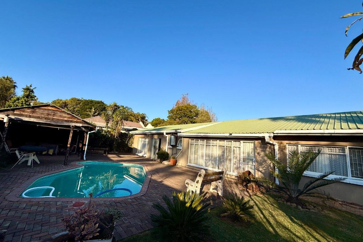 4 Bedroom house for sale in Vryheid - Photo 2