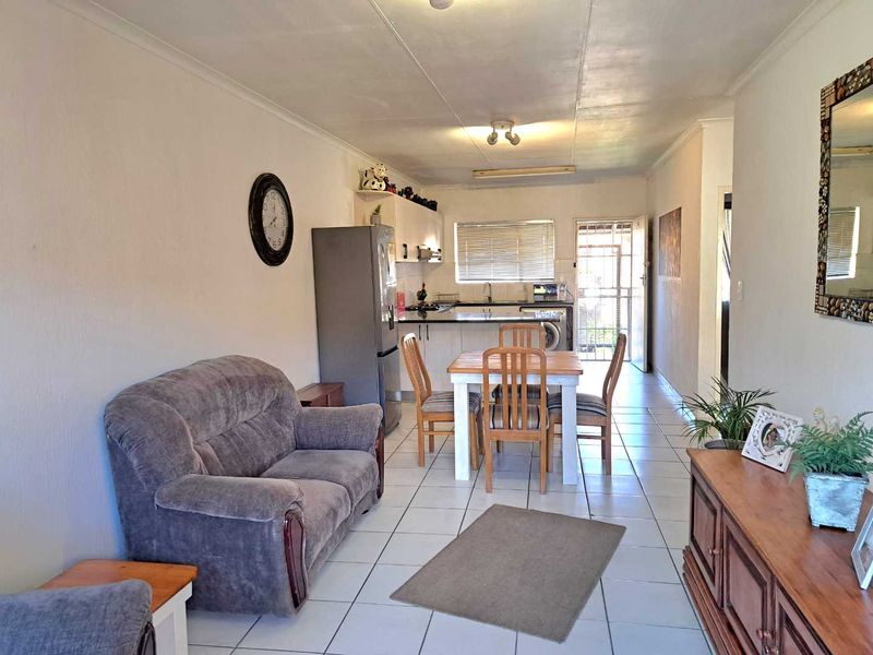 2 Bedroom Apartment for Sale in Ravenswood - Photo 6