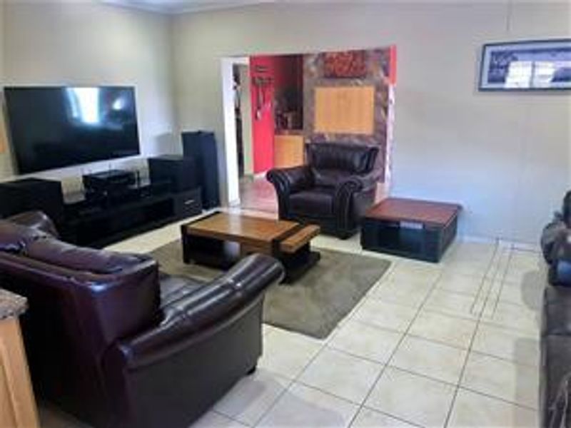 Stunning Home - Photo 6