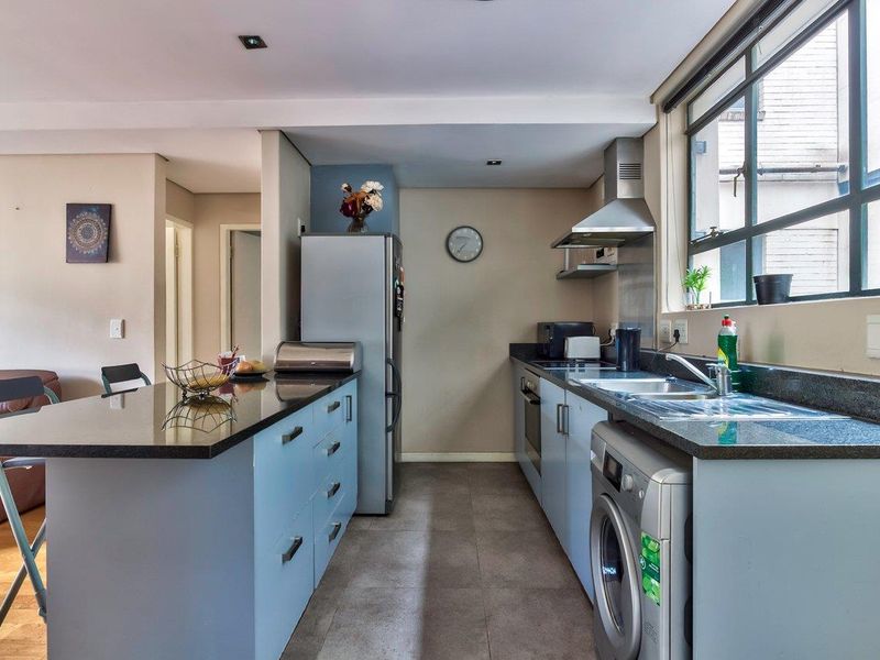 Stylish 1-Bedroom Apartment with Table Mountain Views, Parking & Storeroom — Airbnb Friendly - Photo 6