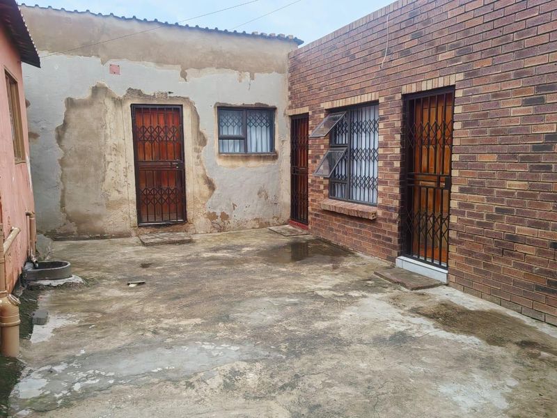 2-BEDROOM AFFORDABLE FAMILY HOME - Photo 5