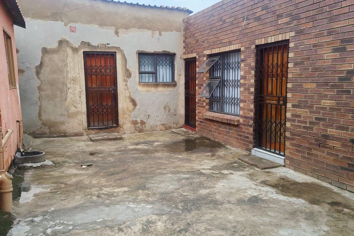 2-BEDROOM AFFORDABLE FAMILY HOME - Photo 5