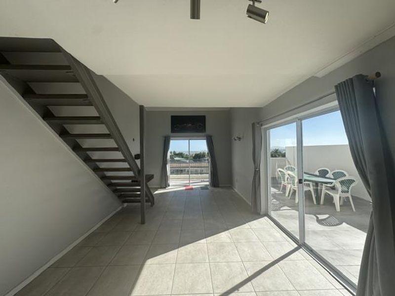 Top floor modern loft apartment for decerning investors! - Photo 5