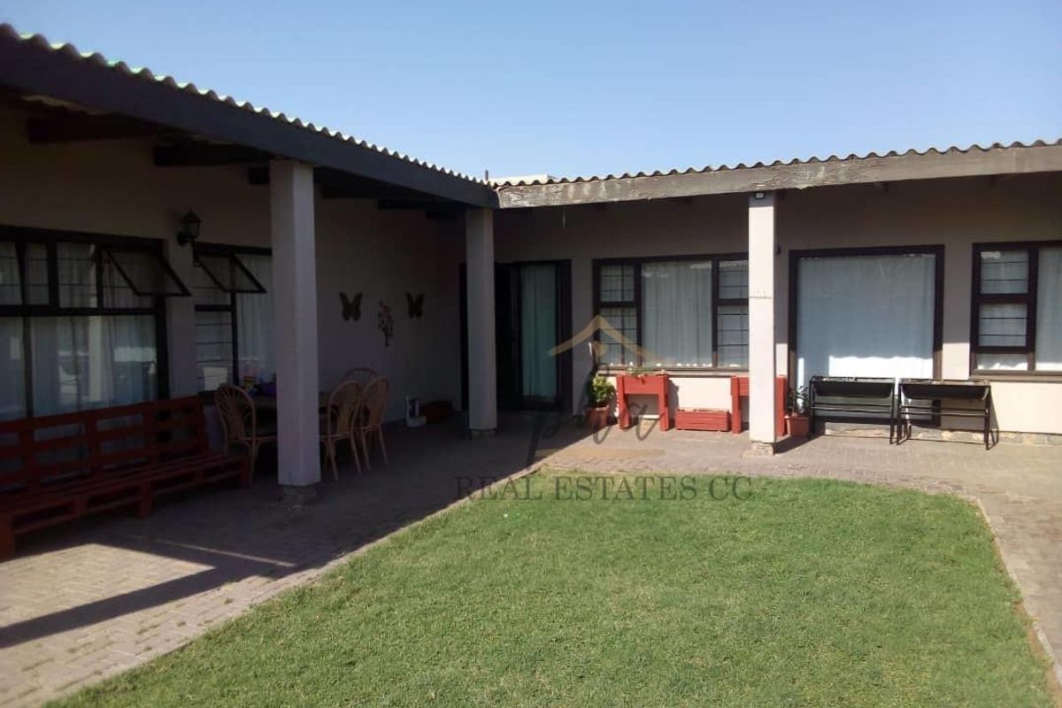 2 Bedroom House with 2 bedroom flat for sale in Walvis Bay selling for N$1 995 000.00 - Photo 2