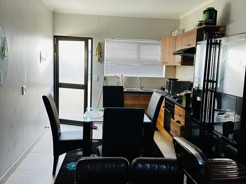2 bedrooms flat available for sale in Spring Court, CBD behind Shoprite, Walvis Bay - Photo 9