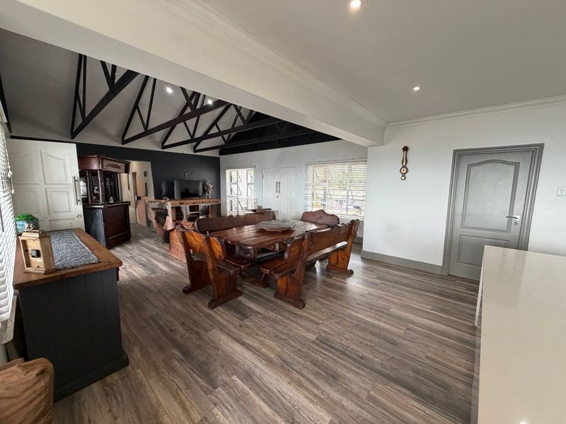 Modern Single-Level Cladded Brick Home with Ocean views - Photo 2