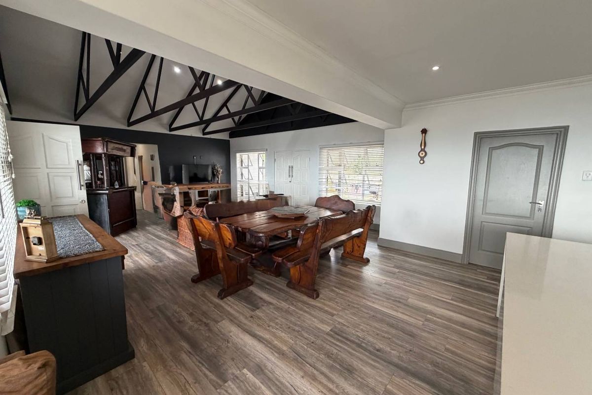 Modern Single-Level Cladded Brick Home with Ocean views - Photo 2